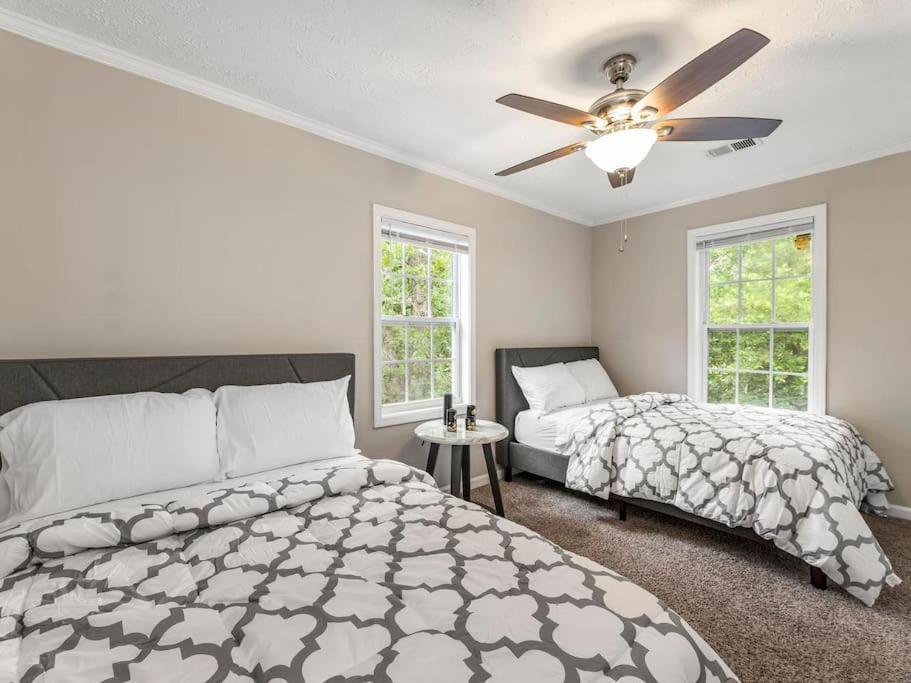Gorgeous East Village Home Near Downtown Sleeps 12 5 Bedrooms Coffee Bbq Ac Parking Атланта Екстериор снимка